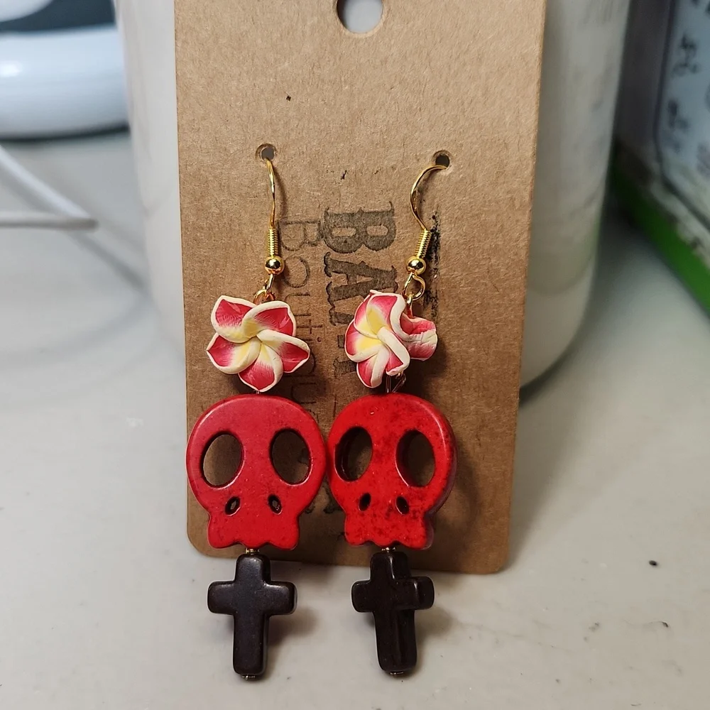 👻Handmade Red Yellow White Floral Howlite Sugar Red Skull Brown Cross Earrings - Picture 2 of 4
